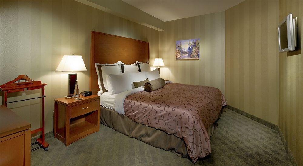 Deerfoot Inn And Casino Calgary Extérieur photo