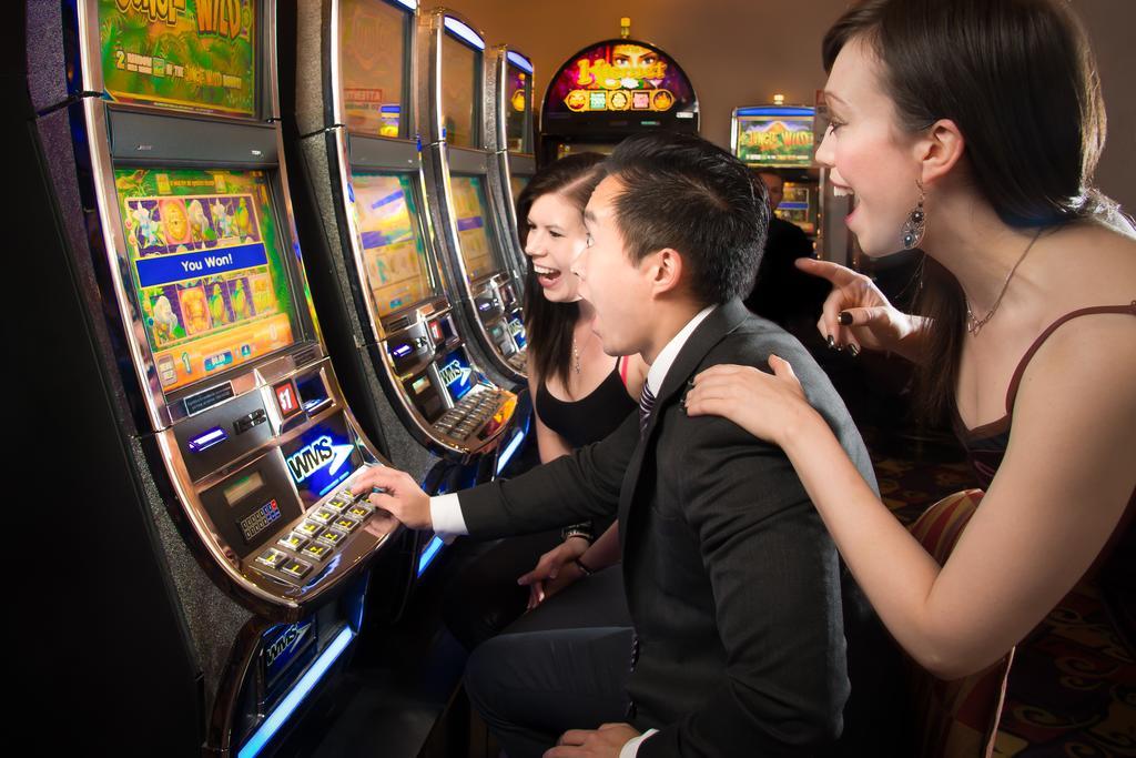 Deerfoot Inn And Casino Calgary Extérieur photo