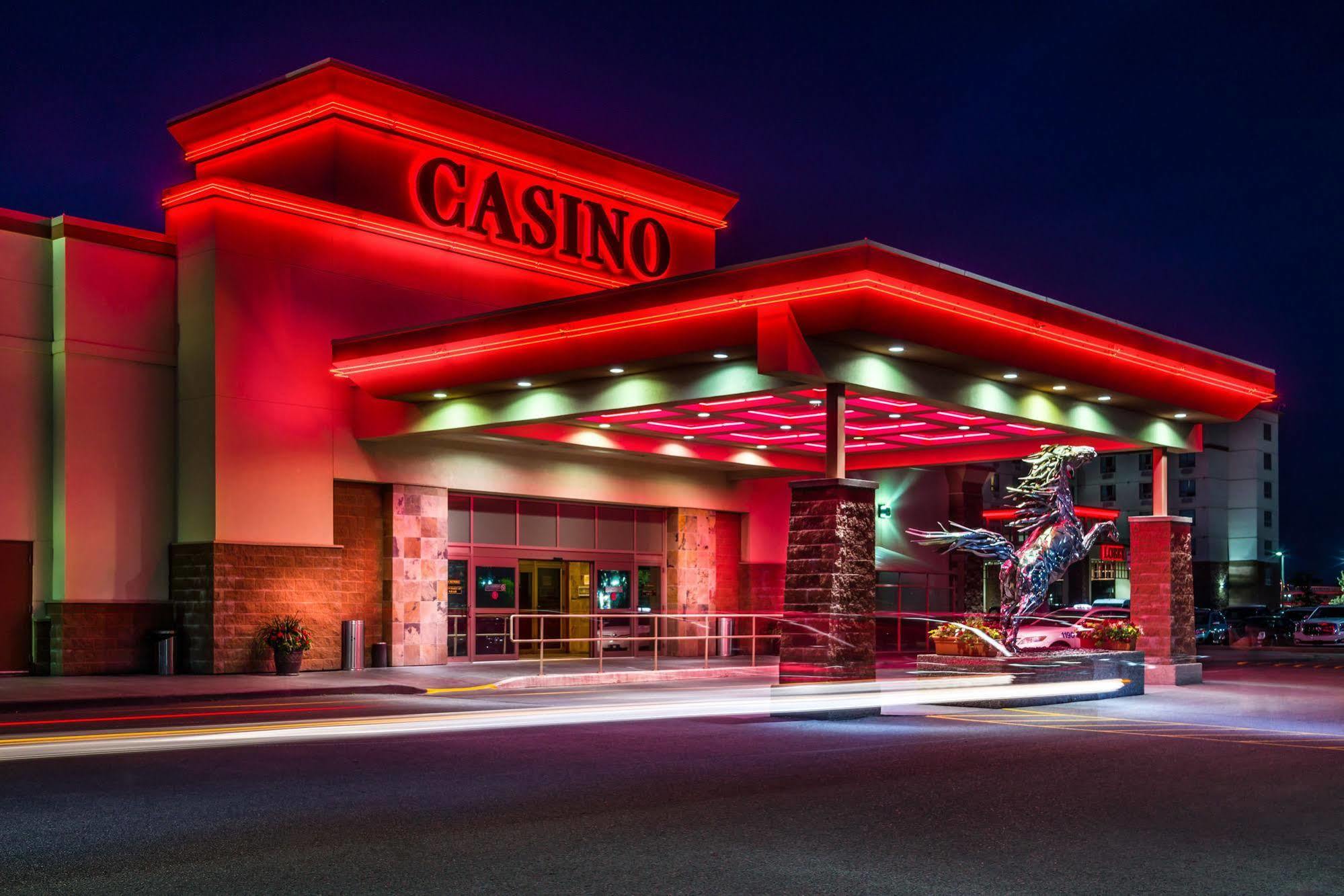 Deerfoot Inn And Casino Calgary Extérieur photo