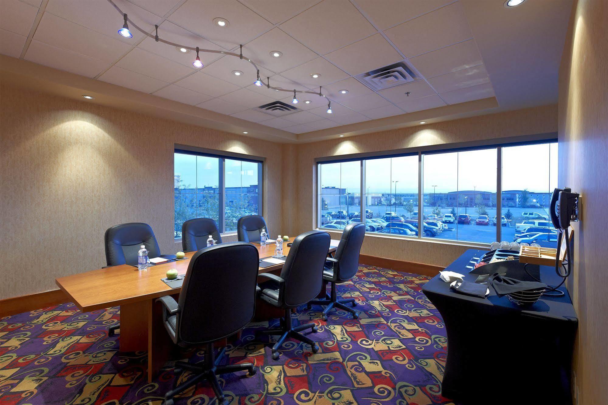 Deerfoot Inn And Casino Calgary Extérieur photo